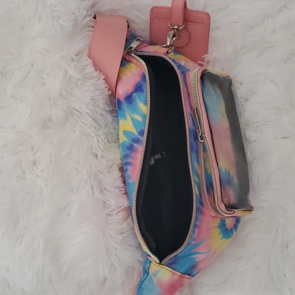 NWOT Fanny Pack - Picture 4 of 9